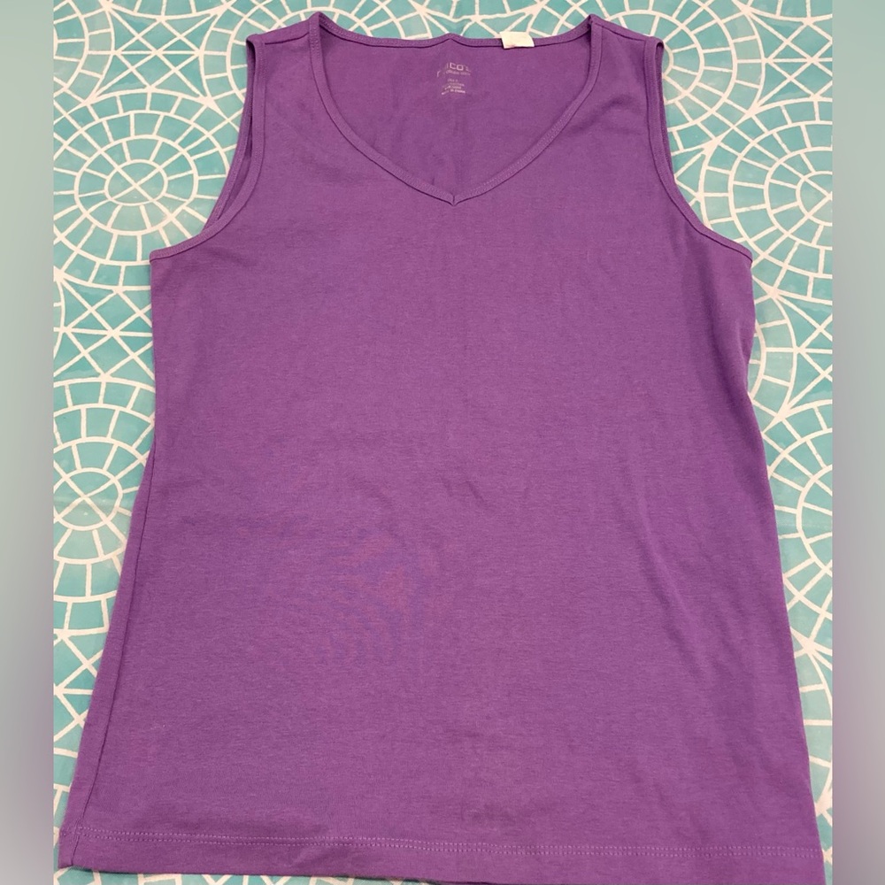 💛TODAY***$10***Chico’s “True Color Tees” lavender v-neck tank top.